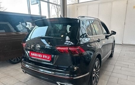 Volkswagen Tiguan II, 2023 год, 4 131 855 рублей, 3 фотография