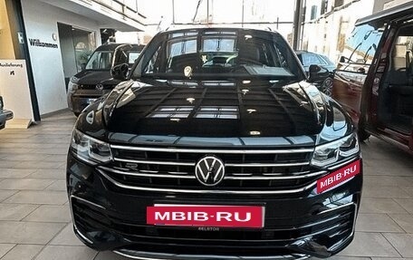 Volkswagen Tiguan II, 2023 год, 4 131 855 рублей, 7 фотография