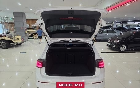 Volkswagen Golf VIII, 2023 год, 2 290 000 рублей, 16 фотография