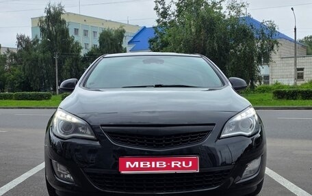 Opel Astra J, 2010 год, 850 000 рублей, 1 фотография