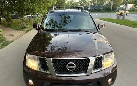 Nissan Navara (Frontier), 2010 год, 1 765 000 рублей, 3 фотография