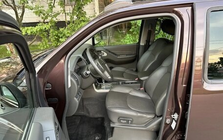 Nissan Navara (Frontier), 2010 год, 1 765 000 рублей, 13 фотография