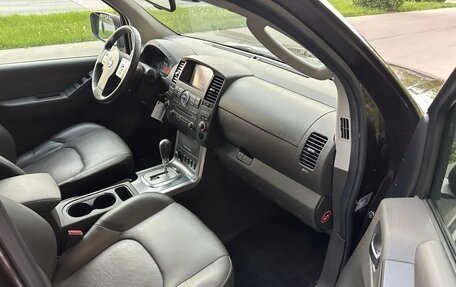 Nissan Navara (Frontier), 2010 год, 1 765 000 рублей, 26 фотография