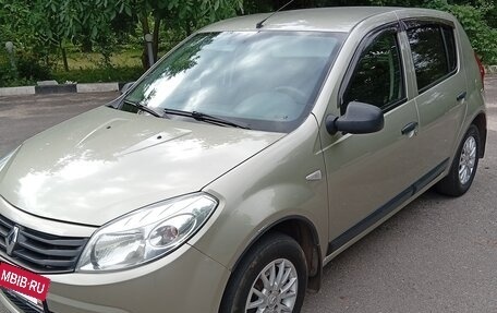 Renault Sandero I, 2013 год, 550 000 рублей, 2 фотография