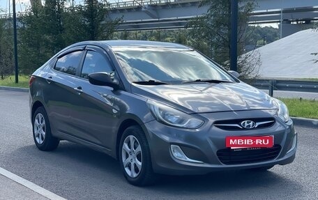 Hyundai Solaris II рестайлинг, 2013 год, 575 000 рублей, 2 фотография