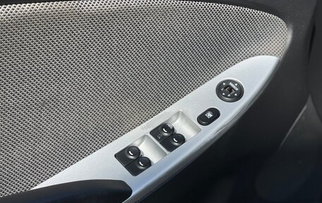 Hyundai Solaris II рестайлинг, 2013 год, 575 000 рублей, 9 фотография