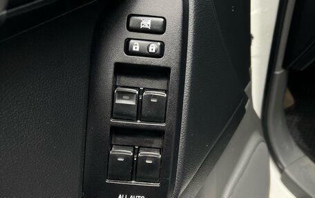 Toyota Land Cruiser Prado 150 рестайлинг 2, 2012 год, 2 800 000 рублей, 17 фотография