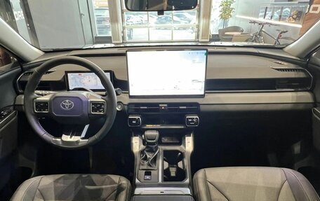 Toyota RAV4, 2026 год, 4 399 900 рублей, 11 фотография