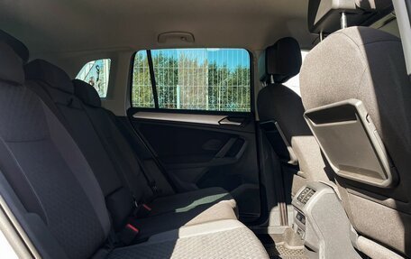 Volkswagen Tiguan II, 2019 год, 1 829 000 рублей, 13 фотография
