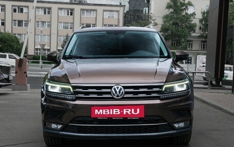 Volkswagen Tiguan II, 2017 год, 2 450 000 рублей, 2 фотография