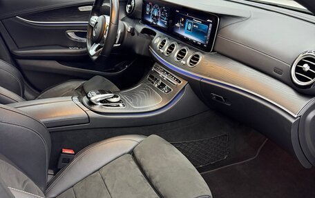 Mercedes-Benz E-Класс, 2019 год, 3 500 000 рублей, 4 фотография