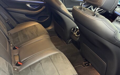 Mercedes-Benz E-Класс, 2019 год, 3 500 000 рублей, 10 фотография