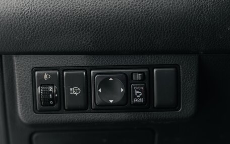 Nissan Tiida, 2011 год, 850 000 рублей, 32 фотография
