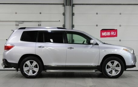 Toyota Highlander III, 2011 год, 2 287 000 рублей, 4 фотография