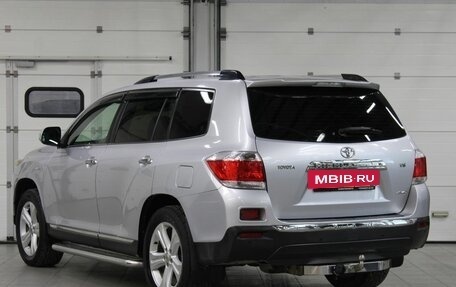 Toyota Highlander III, 2011 год, 2 287 000 рублей, 7 фотография
