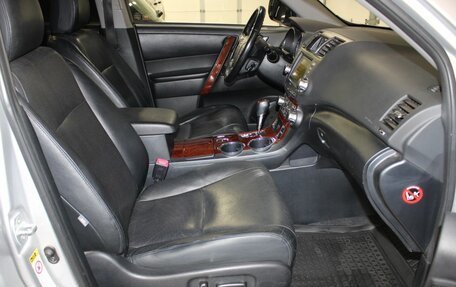 Toyota Highlander III, 2011 год, 2 287 000 рублей, 16 фотография