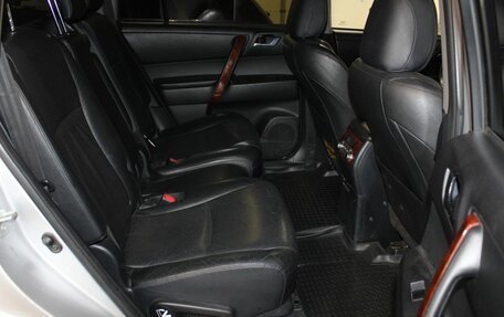 Toyota Highlander III, 2011 год, 2 287 000 рублей, 14 фотография