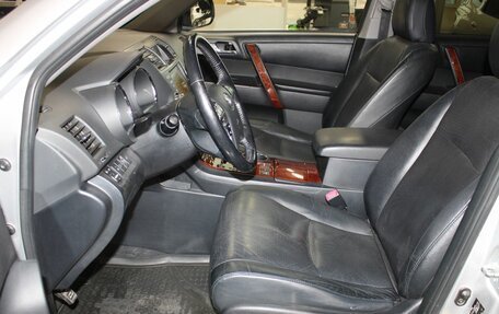 Toyota Highlander III, 2011 год, 2 287 000 рублей, 11 фотография
