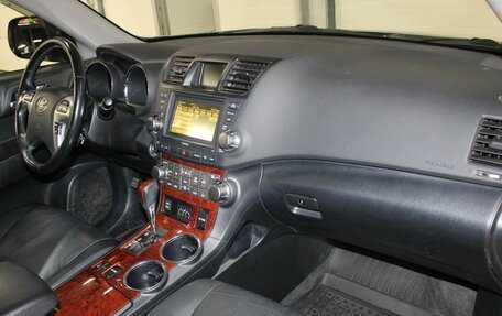 Toyota Highlander III, 2011 год, 2 287 000 рублей, 17 фотография