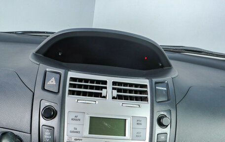 Toyota Yaris III рестайлинг, 2007 год, 619 000 рублей, 13 фотография