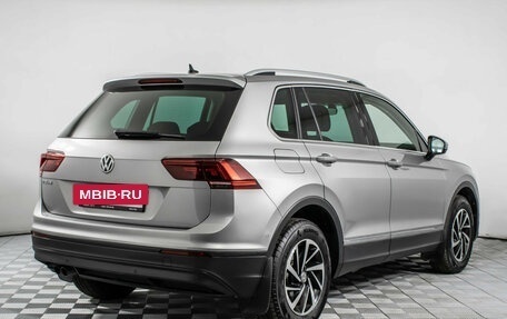 Volkswagen Tiguan II, 2018 год, 2 077 000 рублей, 5 фотография