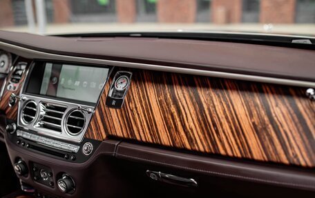 Rolls-Royce Wraith, 2015 год, 15 990 000 рублей, 13 фотография
