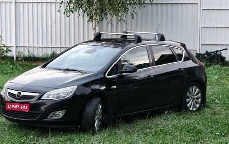 Opel Astra J, 2011 год, 650 000 рублей, 1 фотография