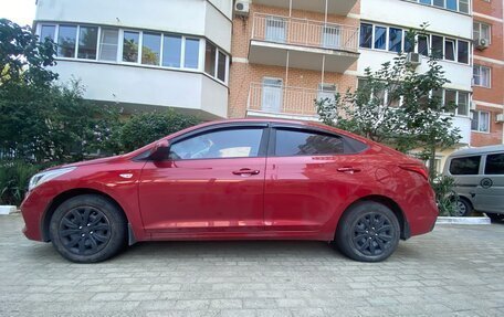 Hyundai Solaris II рестайлинг, 2017 год, 1 200 000 рублей, 2 фотография