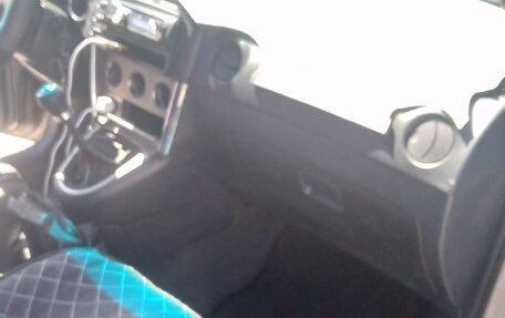Toyota Matrix, 2002 год, 480 000 рублей, 13 фотография