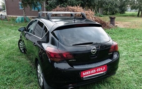 Opel Astra J, 2011 год, 650 000 рублей, 2 фотография