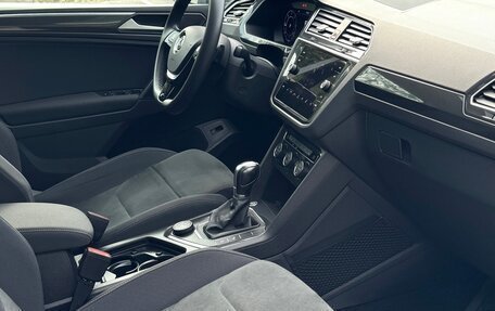 Volkswagen Tiguan II, 2018 год, 2 950 000 рублей, 10 фотография