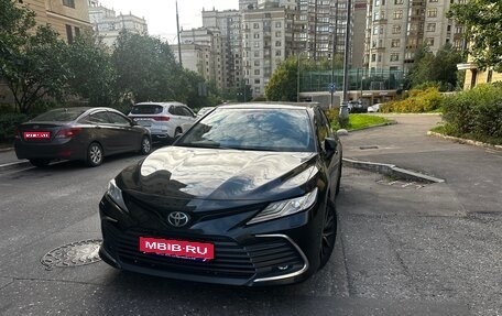 Toyota Camry, 2021 год, 2 550 000 рублей, 1 фотография
