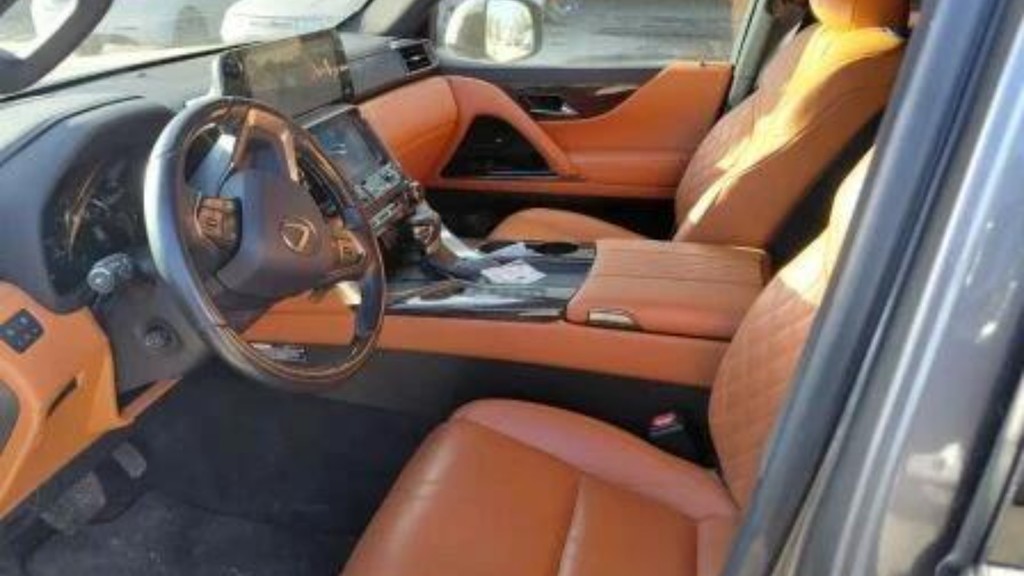 Lexus LX III рестайлинг 2, 2022 год, 13 550 000 рублей, 4 фотография