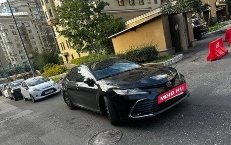 Toyota Camry, 2021 год, 2 550 000 рублей, 3 фотография