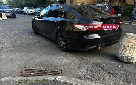 Toyota Camry, 2021 год, 2 550 000 рублей, 4 фотография
