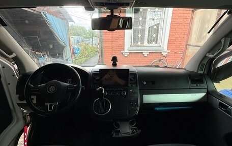 Volkswagen Multivan T5, 2012 год, 2 500 000 рублей, 3 фотография