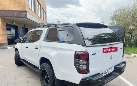 Mitsubishi L200 IV рестайлинг, 2022 год, 4 400 000 рублей, 6 фотография