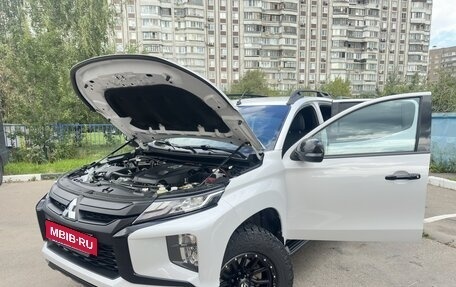 Mitsubishi L200 IV рестайлинг, 2022 год, 4 400 000 рублей, 15 фотография