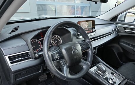 Mitsubishi Outlander, 2021 год, 2 690 000 рублей, 5 фотография