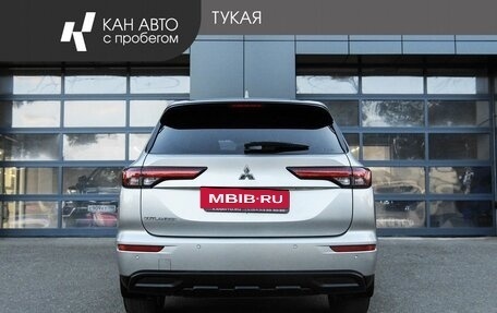 Mitsubishi Outlander, 2021 год, 2 690 000 рублей, 4 фотография