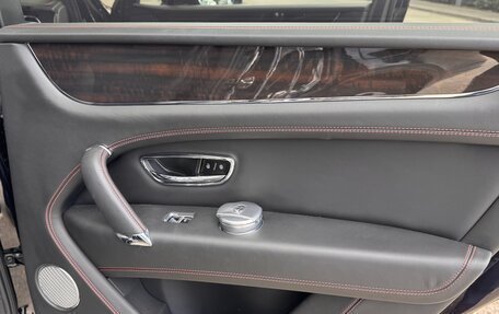 Bentley Bentayga I, 2018 год, 11 900 000 рублей, 15 фотография