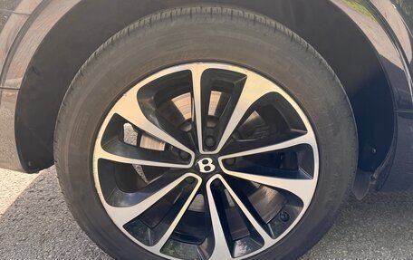 Bentley Bentayga I, 2018 год, 11 900 000 рублей, 28 фотография