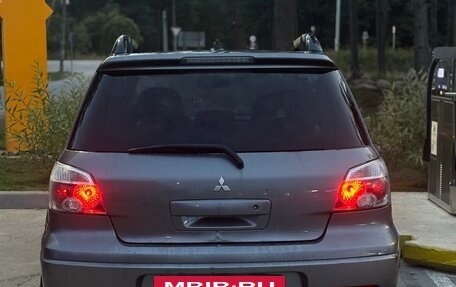 Mitsubishi Outlander III рестайлинг 3, 2004 год, 420 000 рублей, 2 фотография
