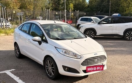 Ford Fiesta, 2015 год, 870 000 рублей, 4 фотография