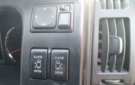 Nissan Serena III, 2009 год, 950 000 рублей, 20 фотография