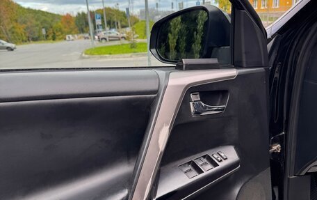 Toyota RAV4, 2018 год, 2 350 000 рублей, 24 фотография