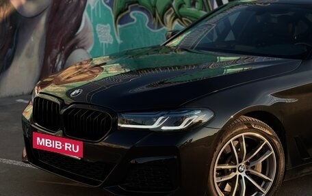 BMW 5 серия, 2017 год, 3 000 000 рублей, 2 фотография