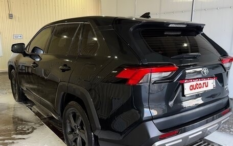 Toyota RAV4, 2022 год, 3 650 000 рублей, 4 фотография