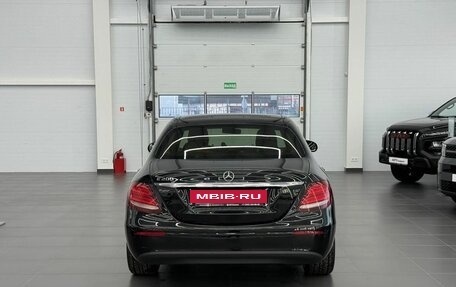 Mercedes-Benz E-Класс, 2018 год, 2 450 000 рублей, 4 фотография