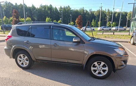 Toyota RAV4, 2011 год, 1 000 000 рублей, 2 фотография